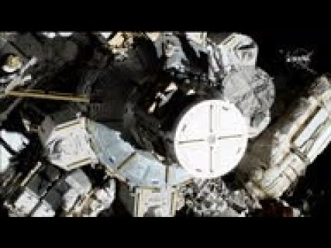 Female spacewalking team makes history