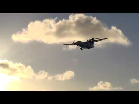 Air Antilles Express ATR pousando no Aeroporto L'Espérance