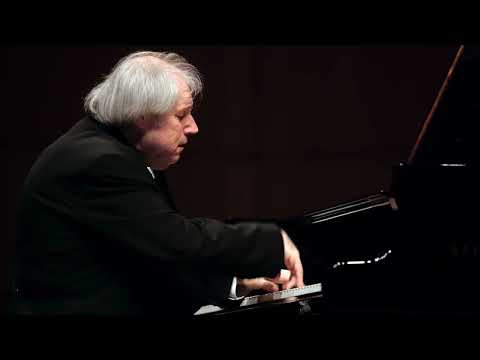 Grigory Sokolov - Mozart Piano Sonata in C minor, K.457 (Bad Kissingen 2001)