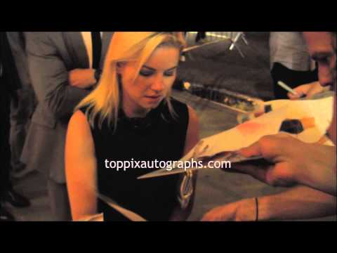 Elisha Cuthbert - Signing Autographs at the 2014 NBC Upfrotnt in NYC