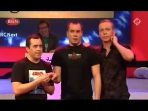 Liegende Voetballer Jeroen van Koningsbrugge