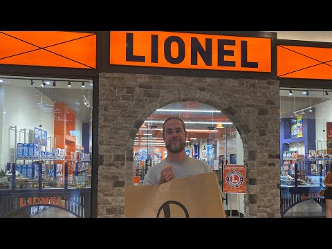Vacation Train Haul! Local Hobby Stores and the Lionel Retail Store! Postwar and Modern Trains
