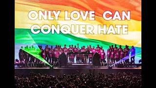 Zobacz Fatboy Slim witającego Simona Pegga i Brighton Gay Men’s Chorus na Big Beach Boutique 7