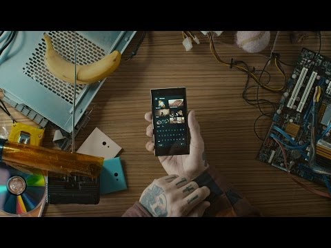 В Финляндии начались продажи смартфона Jolla. Фото.