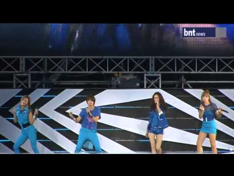 [bnt news] 120819 f(x) - Danger & Hot Summer @ SMTOWN in Seoul
