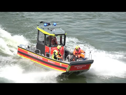 13.900. Video: Erstmalig: MZB 1 + FLB + TLF + HLF FW 2 + KdoW A-Dienst FW 1 BF Bonn + Streifenboot