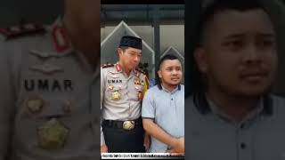 Download lagu KAPOLDA SULAWESI SELATAN 'CIUM TANGAN MAHASISWA PENGHAPAL AL-QURAN' mp3