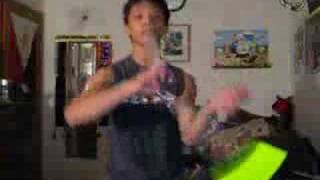 Glowsticking.com - Tutorials One Handed Glowstringing 101