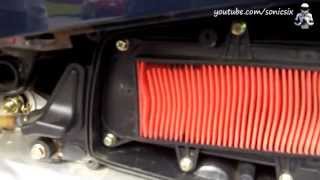 preview picture of video 'Air Filter Change on a Kymco Like 200i Scooter'