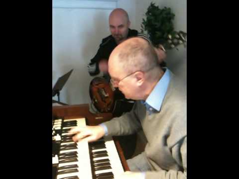Lars Jansson play´s Hammond B3 (1) Give me Five