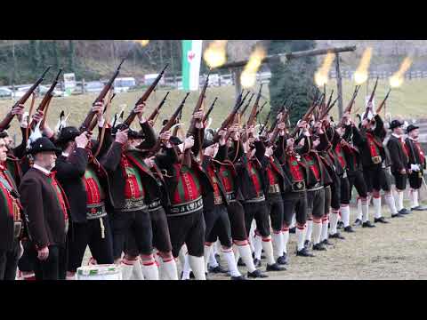 Andreas-Hofer-Landesfeier beim Sandwirt - Ehrensalve