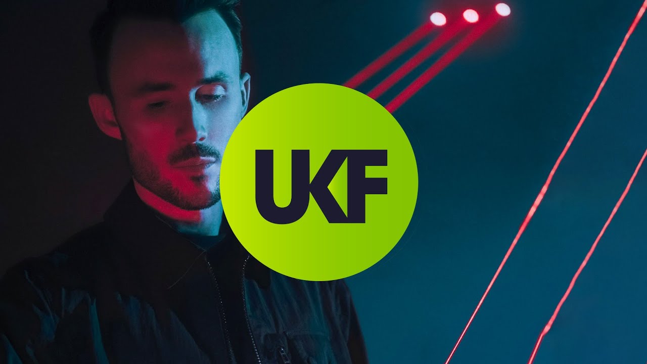 Metrik - Fall To The Dust