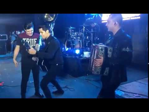 Adriel Favela y Javier Rosas- Chequen El Porte- Amarillo, TX