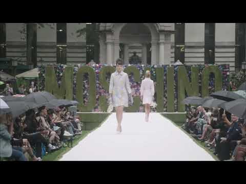 [Morph] Youn Bomi NFW 22SS MOSCHINO 1