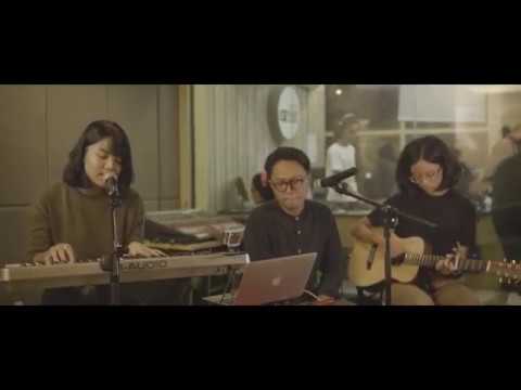Rayssa Dynta - Ain't It Fun (Paramore Cover) [Live at OZ Radio Jakarta]