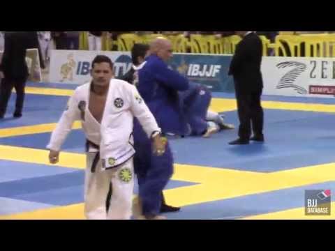 Saulo Ribeiro vs Roberto Godoi - IBJJF World Masters 2014 Super Heavy FINAL