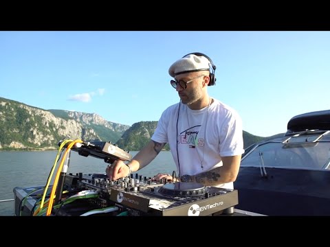 Andrew Dum @ Danube Bay ▷ La Vella Yachting Club [live stream]
