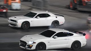 Hellcat vs Mustang GT- muscle cars drag racing