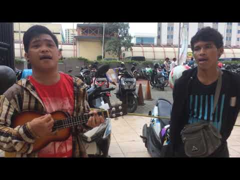 pengamen ini enak banget ngebawain lagu - SELAMAT TINGGAL five minutes