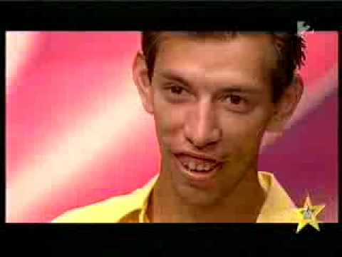 Posłuchajcie tego naprawde koleś ma talent hehe 