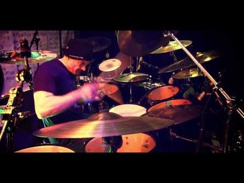 MICHAEL KOCAB / GLENN PROUDFOOT / VIRGIL DONATI / BILLY SHEEHAN - Praying (Official Video)