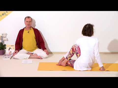 Drehsitz zur Vata Beruhigung 2 - Yoga Asana Lexikon