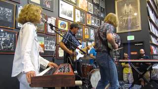 Tennis &quot;This Isn&#39;t My Song&quot; Live at Twist &amp; Shout 9/15/14
