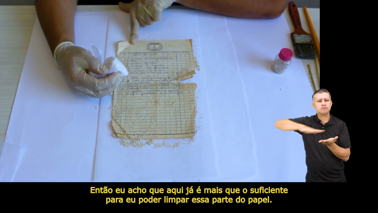 Oficina de conservação em papel - Higienização de documentos em papel (com tradução em libras)