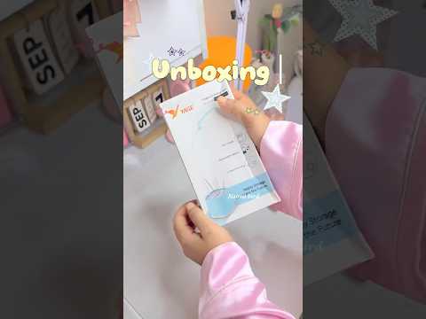 Buka paket dari Opu's Stationery itu bikin hati senang! 🎁✨ Siapa yang suka suara ASMR saat unboxing? Yuk, intip koleks...