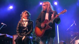 Suzie McNeil - Earth Hour   So In Love