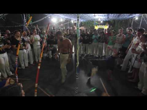 Mestre Itapua Beiramar e Neve Angola. Roda Nova Geracao. Capoeirasia 2016