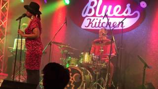 Blues Kitchen mit Brenda Boykin & Mickey’s Monkey Party - Before You Accuse Me