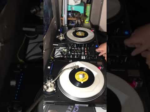 syviov aka dj 4 eyes - trick mixing notorious BIG unbelieveable on 45s 7 inch vinyl