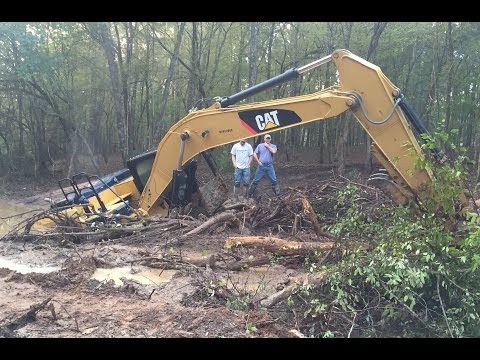 Stuck Trackhoe Excavator Buried Rental Disaster Caterpillar Part 1…