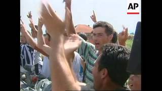 YUGOSLAVIA: KOSOVO: PRISTINA: NATO LED TROOPS ARRIVE