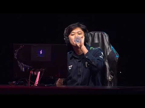 Problem X (M. Bison) vs Nemo (Urien) - Capcom Cup 2019 - Finals Day