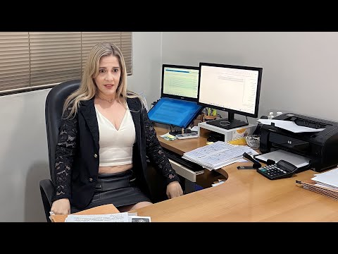 SHE HUMILIATED HER OLD BOYFRIEND WHO WAS POOR AND STILL LOVED HER