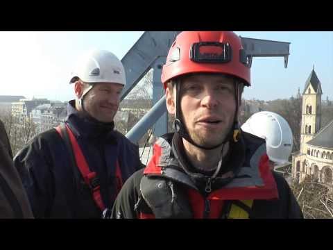 Fly with me over the Rhine: Maintenance work on the cable car