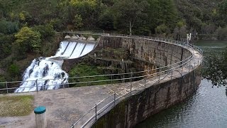 preview picture of video 'antiga Barragem do Alto Ceira - última descarga superfície'