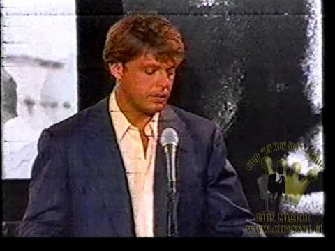 Luis Miguel Habla de su Estrella en el Paseo de la Fama 1996