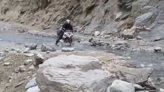 preview picture of video 'Ladakh water crossing'
