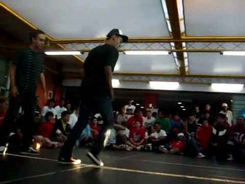 Alex Bow Bow e Snoop (Reflexo Urbano) vs Kekeu e Kleber (Amazon bboy).avi
