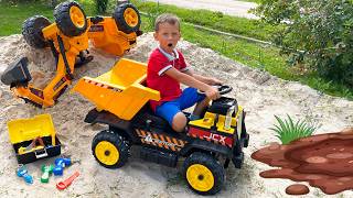 Download lagu Max rescues Sofia stuck in the mud! mp3