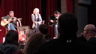 Miranda Lambert and Brent Cobb perform &quot;Sweet By and By&quot;