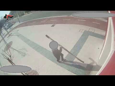 Non paga la consumazione e devasta il bar della stazione delle Fal a Modugno: arrestato