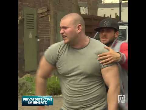 "You're hitting my husband?" - Carsten is furious | Private detectives on the case #shorts