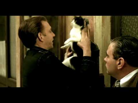 Novecento - Attila e il gatto (how to fight communism) ITA