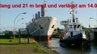 preview picture of video 'Die große Fortuna Bay verlässt den kleinen Hafen Cuxhaven am 14.08.2013'