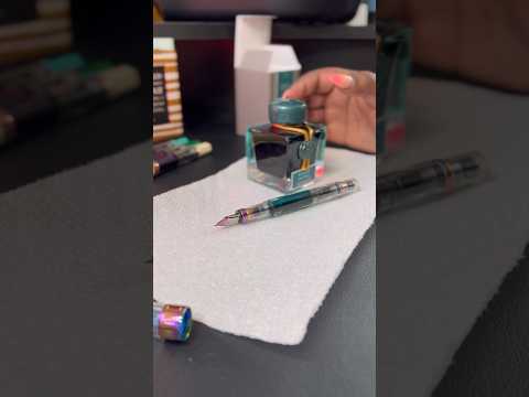 TWSBI Diamond 580 in Iris refilled with Émeraude de Chivor #jacquesherbin #fountainpenink #twsbi