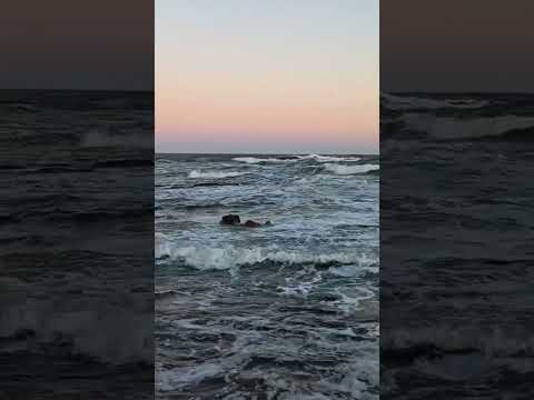 Espectacular saludo del sol a la luna